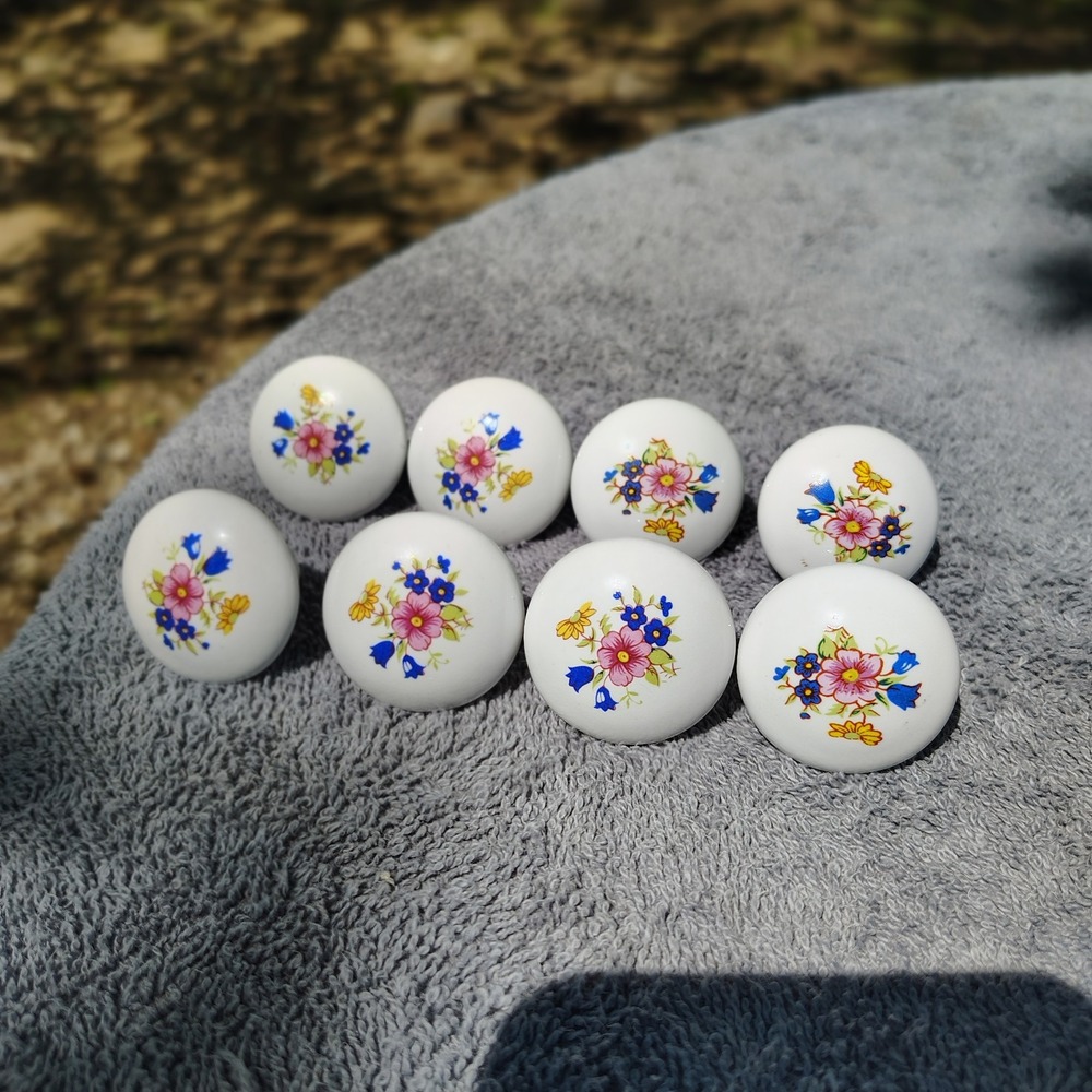 8 Vintage Porcelain White Floral Bouquet Drawer Pulls Cabinet Knobs